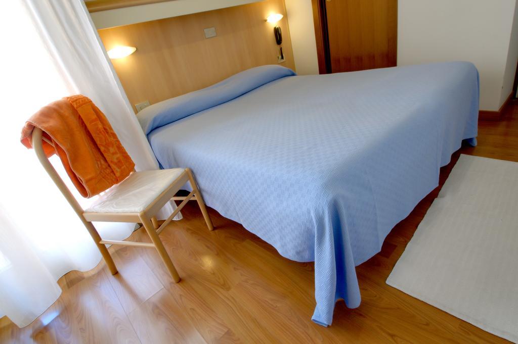 Hotel Telenia Лидо-ди-Езоло Номер фото