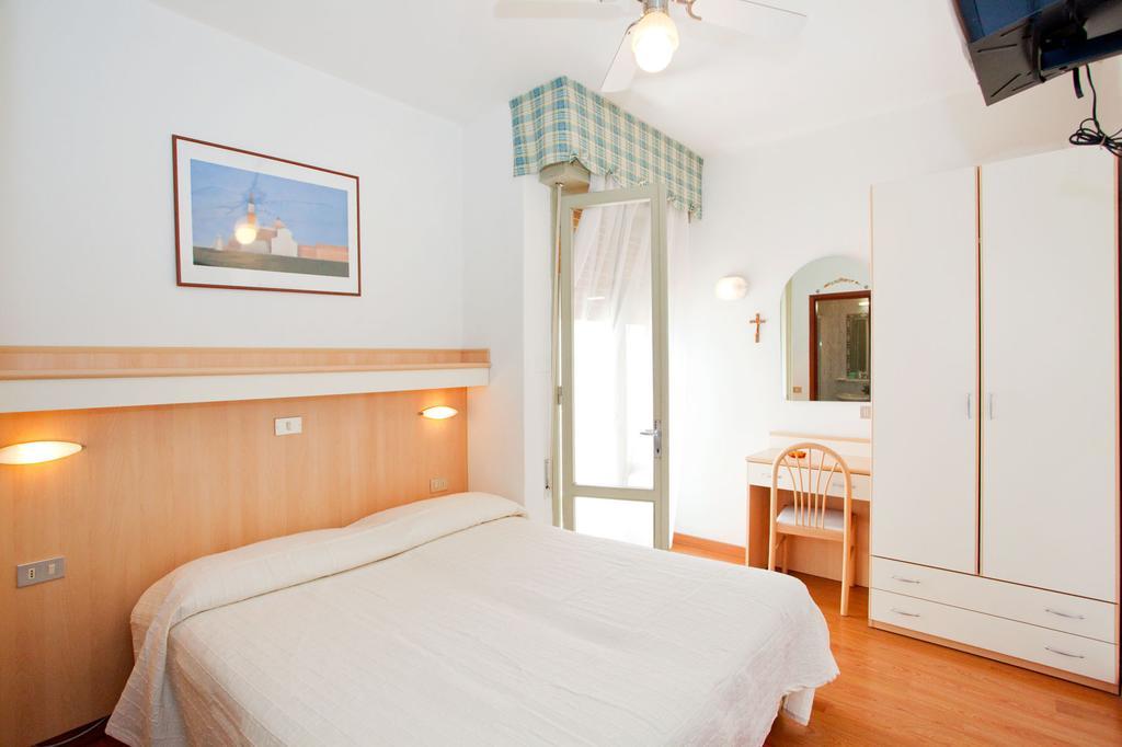 Hotel Telenia Лидо-ди-Езоло Номер фото