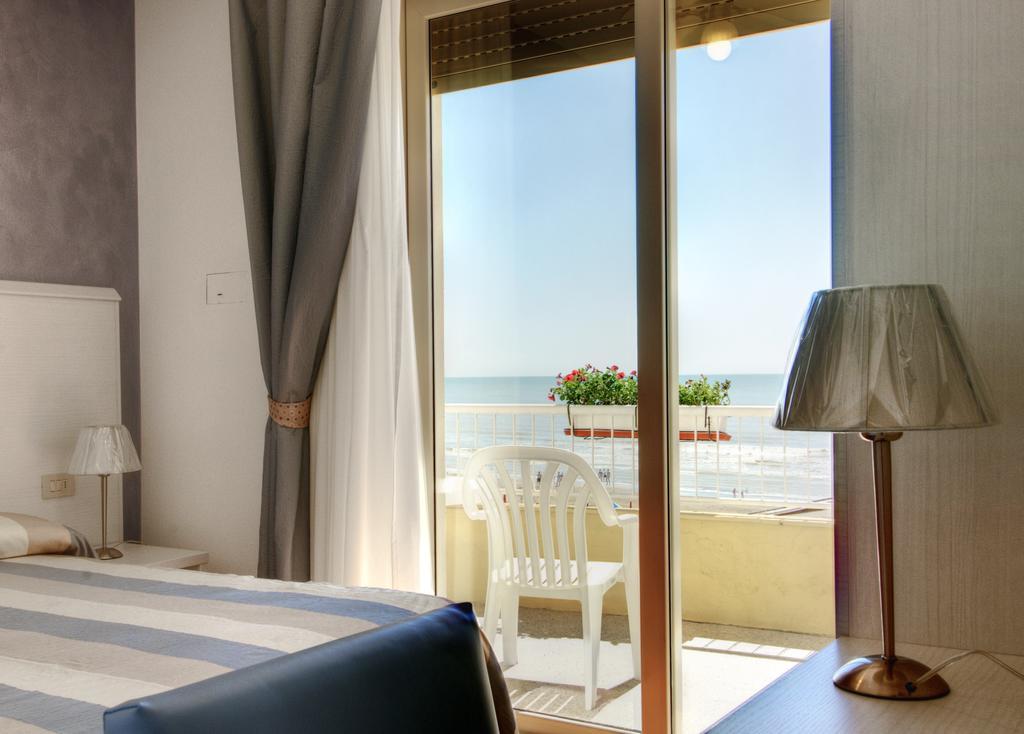 Hotel Telenia Лидо-ди-Езоло Экстерьер фото