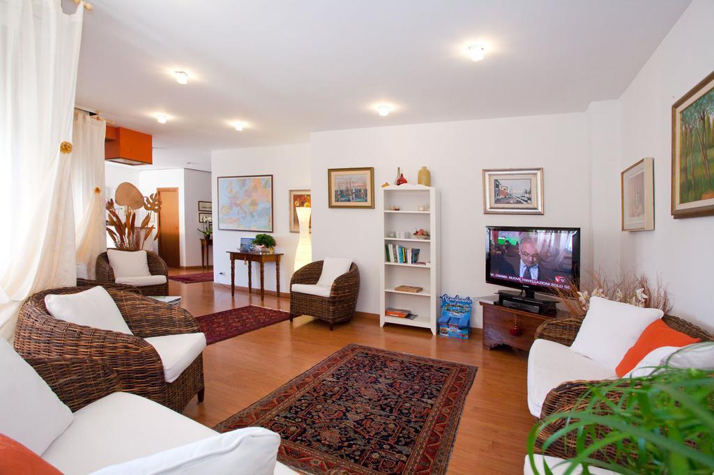 Hotel Telenia Лидо-ди-Езоло Экстерьер фото